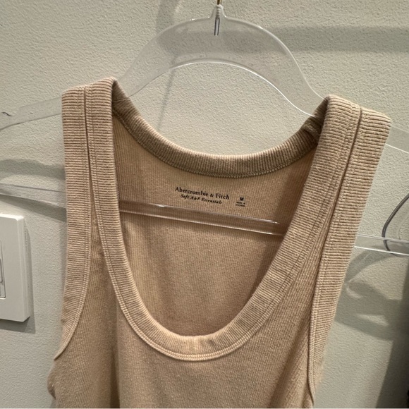 Abercrombie & Fitch - Women's Black and Tan Tank Tops Size M (Bundle 2) - Picture 4 of 5